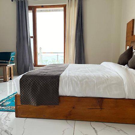 Himalayan Hill Top Resort Канатал Экстерьер фото