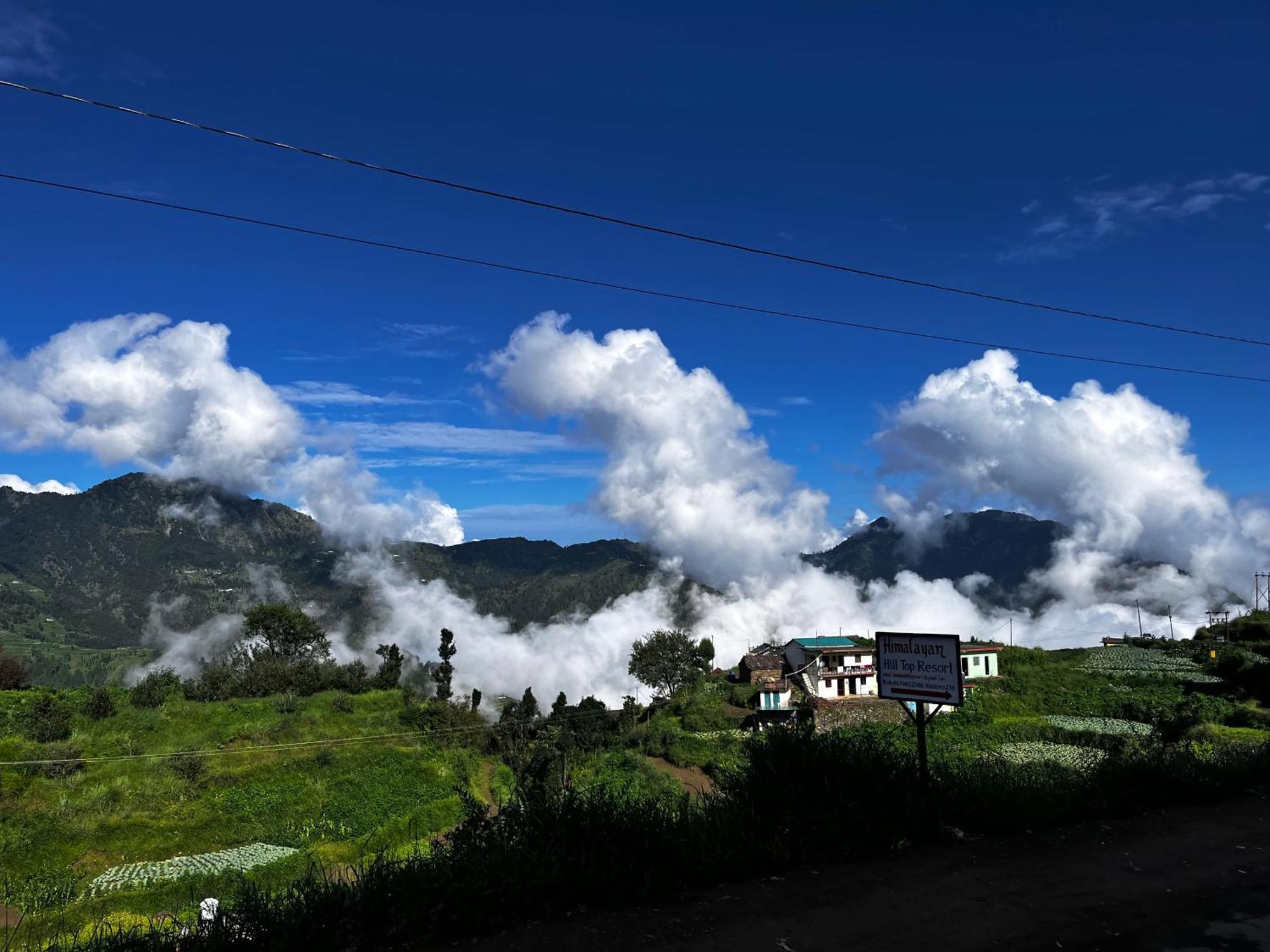 Himalayan Hill Top Resort Канатал Экстерьер фото