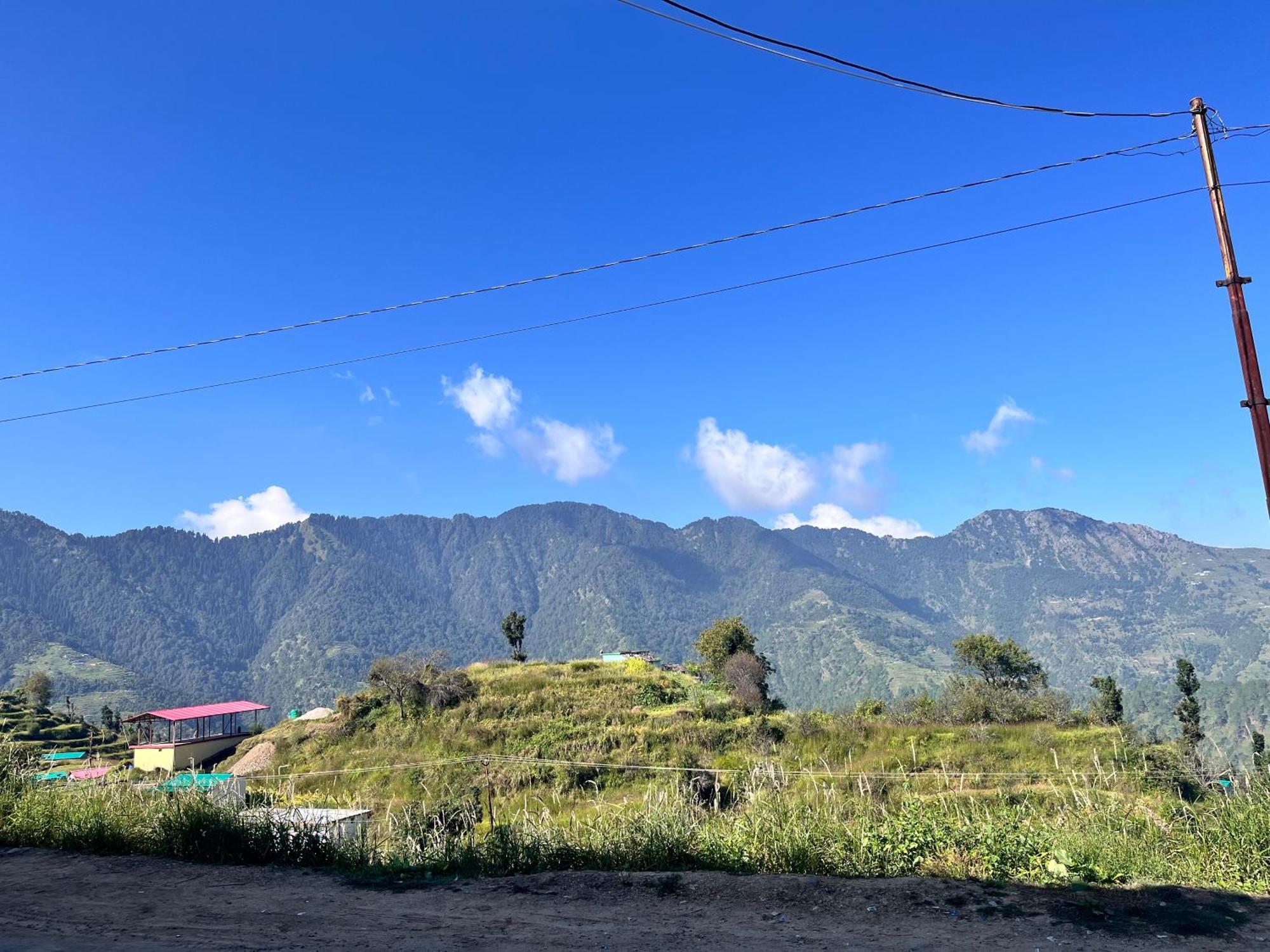 Himalayan Hill Top Resort Канатал Экстерьер фото